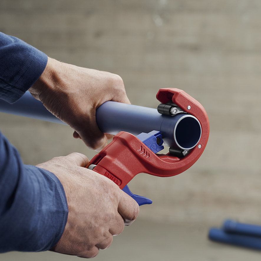 KNIPEX 90 23 01 BK Cortatubos DP50 para tubos de desagüe de plástico 202 mm (8")