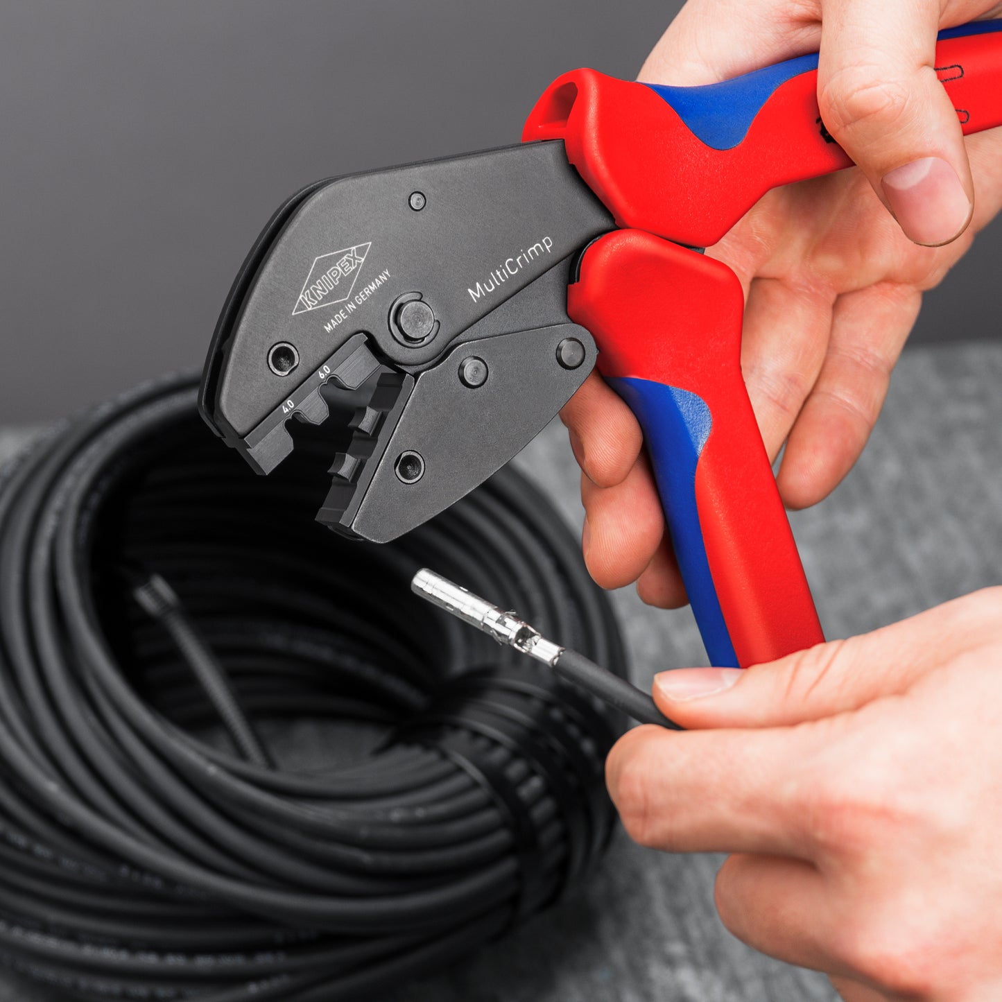 KNIPEX 97 33 03 MultiCrimp® Crimpadora con cargador de mordazas 250 mm