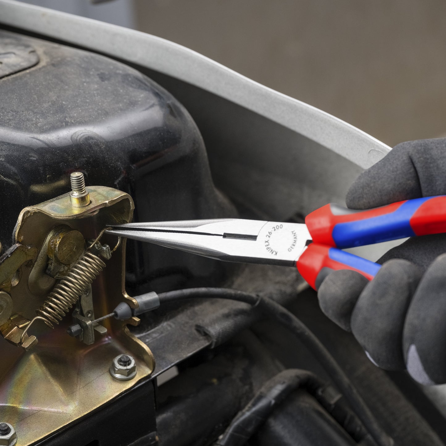 KNIPEX 26 12 200 Pinza de punta larga con filos de corte con mangos ergonómicos pavonada 200 mm (8″)