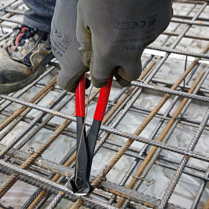 KNIPEX 68 01 180 SB Pinza de corte frontal con mangos de plástico pavonada 180 mm (7.25'')