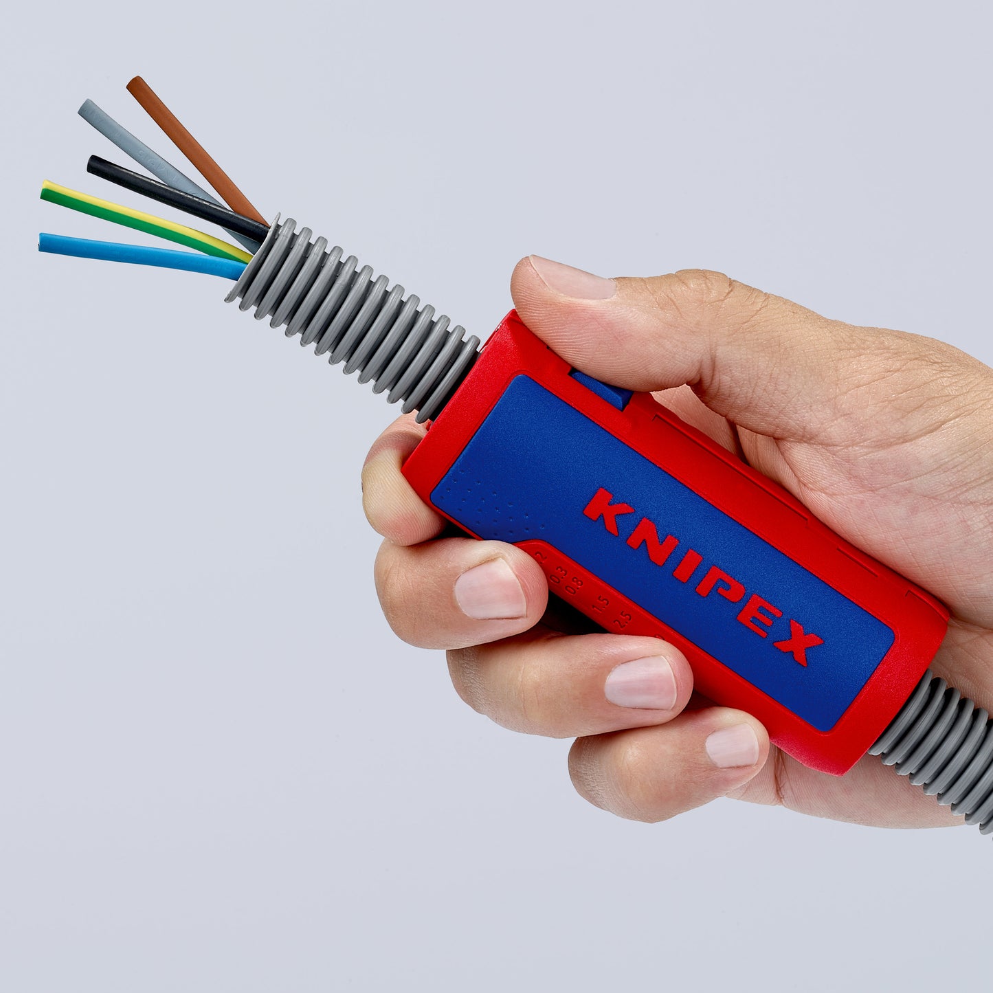 KNIPEX 90 22 02 SB Herramienta para corte de tubos corrugados TwistCut 100 mm (4″)