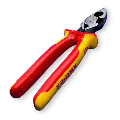 KNIPEX 09 18 240 US Pinza aislada de electricista modelo americano con mangos ergonómicos 1000V pavonada 240 mm (9.5″)