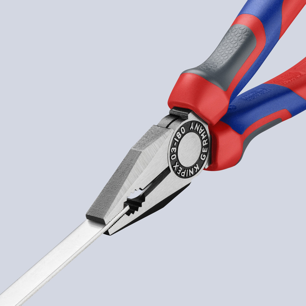 KNIPEX 03 02 180 Pinza universal con mangos ergonómicos pavonada 180 mm (7'')