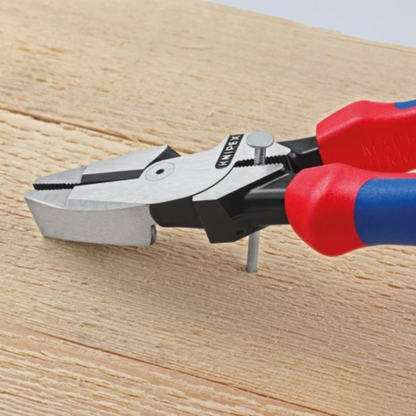 KNIPEX 09 02 240 Pinza de electricista modelo americano con mangos ergonómicos pavonada 240 mm (9.5″)