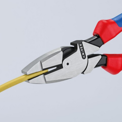 KNIPEX 09 02 240 Pinza de electricista modelo americano con mangos ergonómicos pavonada 240 mm (9.5″)