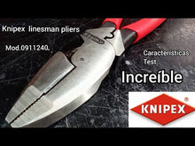 Cargar y reproducir el video en el visor de la galería, KNIPEX 09 11 240 SB Pinza universal &quot;Lineman&quot; modelo americano 240 mm
